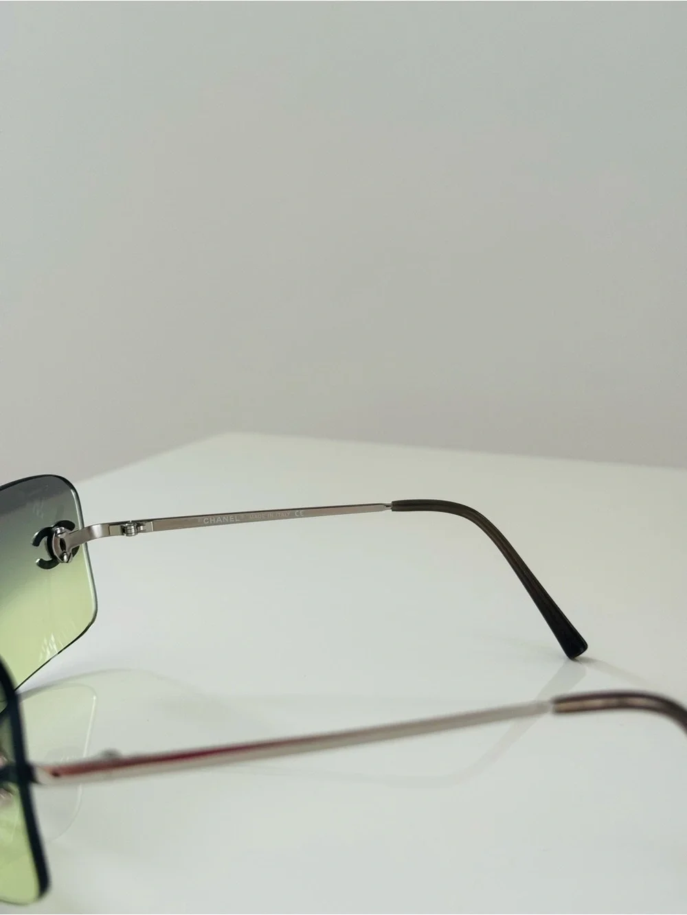 Extremely rare 🧚🏻‍♀️ Chanel rimless crystal sunglasses.